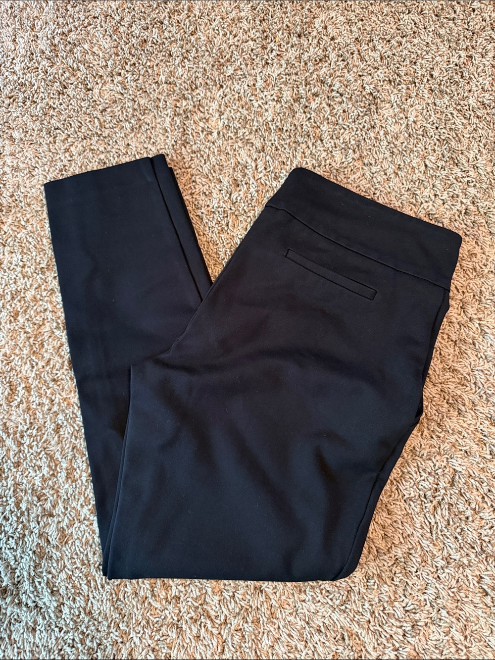 Dalia Black Ankle-Length Women's Pants - Sleek Cropped Tailored Style
